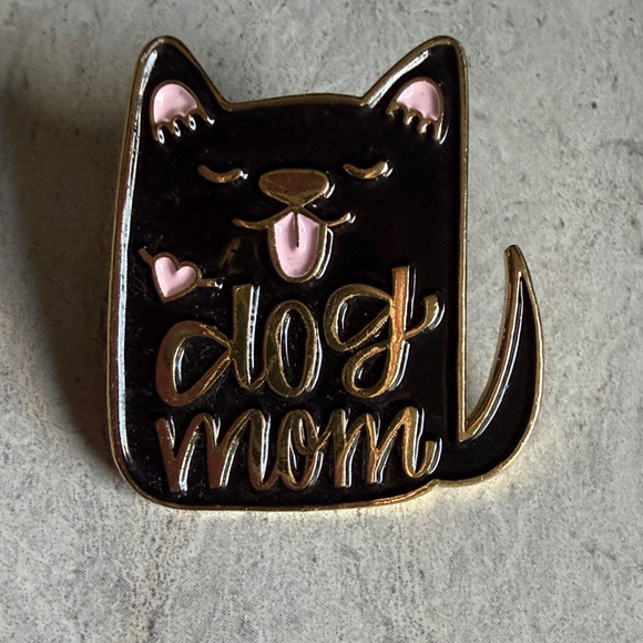 hennel paper co Jewelry - 'Dog Mom' Enamel Pin